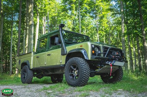 #27 Land Rover Defender 130 | RAYO off-road centrum