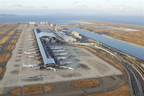 Kansai Airport to shut runways Sunday as powerful typhoon is expected ...