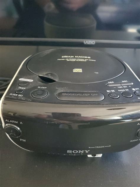 Sony Dream Machine FM AM CD Dual Alarm Clock Radio Model ICF CD815