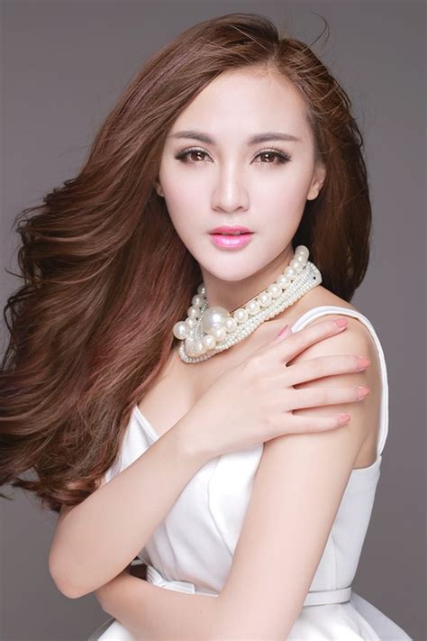 Hot teen và cư dân mạng sôi sục bình chọn We Choice Awards