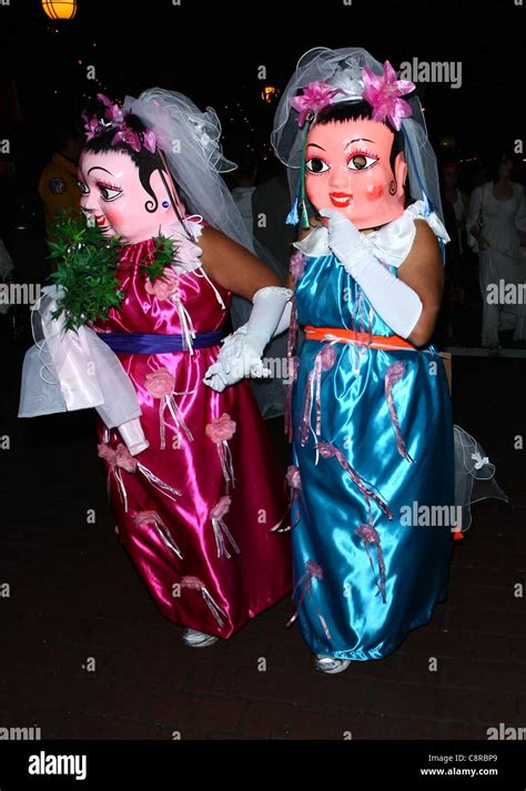 Big head costume hi-res stock photography and images - Alamy