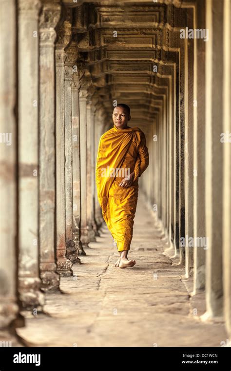 Cambodian Buddhist Man Hi Res Stock Photography And Images Alamy