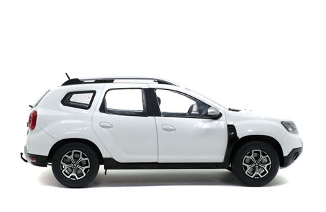 Масштабная модель Dacia Duster Mk2 2018 белый лучшая цена