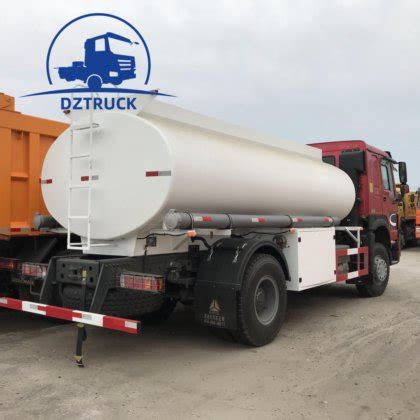 SINOTRUK HOWO 6X4 4X2 10000 Litres 20000 Liter 25000L 5000 Gallon Oil