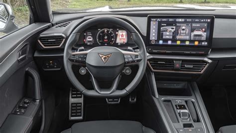 Cupra Formentor e-Hybrid interior, dashboard & comfort | DrivingElectric