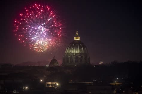 Le Tradizioni Di Capodanno In Italia 5 Usanze Portafortuna Per La