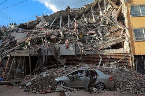 Photos of Destruction Caused by Mexico City Earthquake