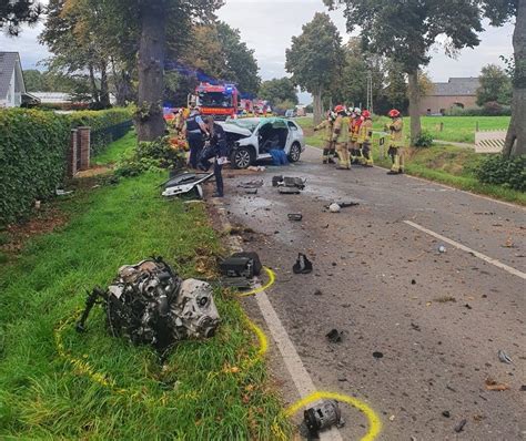 Autofahrer Nach Unfall Schwer Verletzt Feuerwehr Ub De