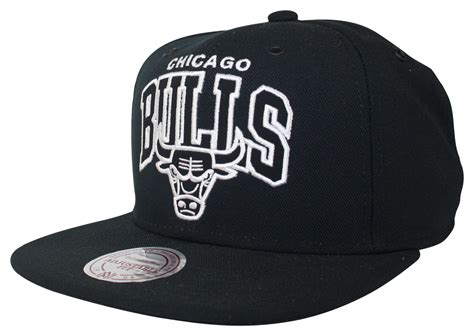 Mitchell And Ness Chicago Bulls Black Black And White Arch Snapback