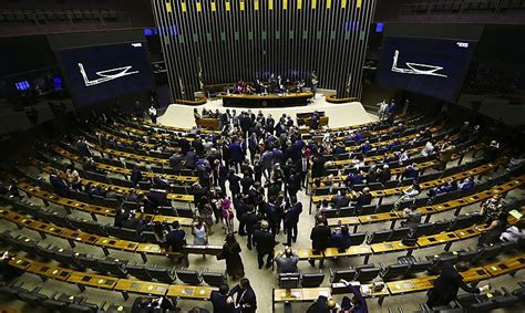 Saiba quais são as atribuições dos deputados federais e Geral