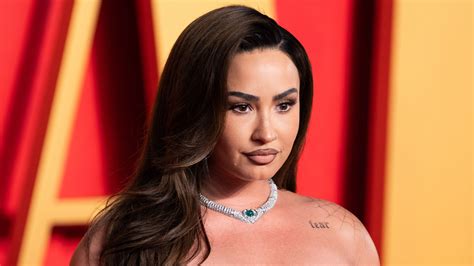 Demi Lovato Just Debuted The Most Versatile Cropped Bob For Summer 2024