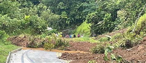 Colombia Derrumbes De Tierra Dejan Al Menos Muertos En El