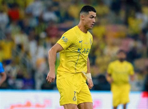 Tangisan Cristiano Ronaldo Pecah Usai Gagal Bawa Al Nassr Raih Gelar