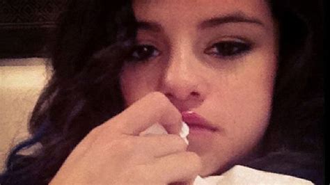 Selena Gomez Crying Twitter