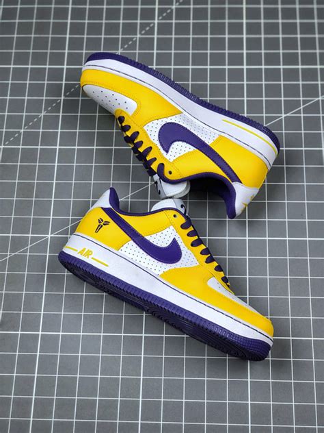 Nike Air Force Kobe Bryant White Varsity Purple Varsity Maize Teepro