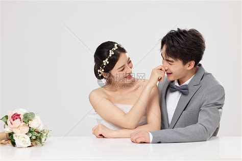 甜蜜新婚准夫妻高清图片下载 正版图片507709392 摄图网