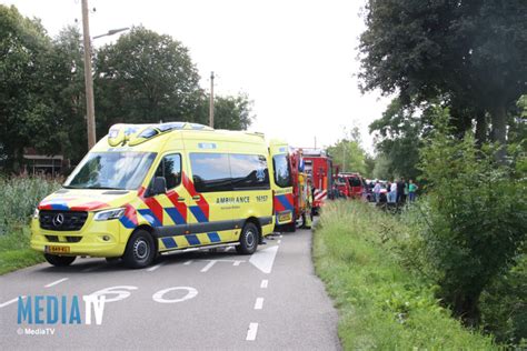 Auto Raakt Op Zn Kop In Sloot Langs De Opweg Schoonhoven Hm Nl