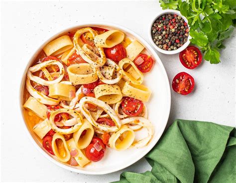 Рецепт блюда Паста каламарата с кальмарами по шагам с фото и временем ...