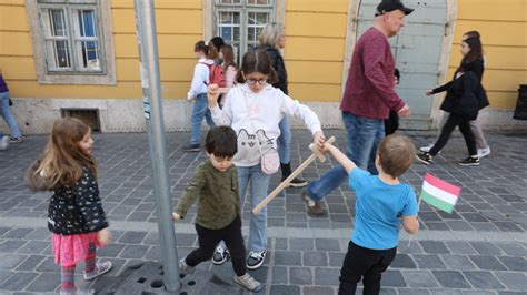 Rengeteg család vett részt a nemzeti ünnep programjain Galéria