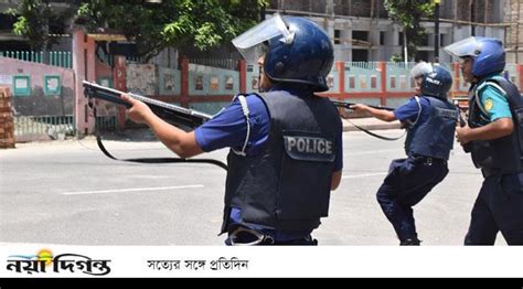 রাজশাহীতে শিক্ষার্থীদের সাথে ছাত্রলীগ যুবলীগ ও পুলিশের সংঘর্ষ আহত ১৩