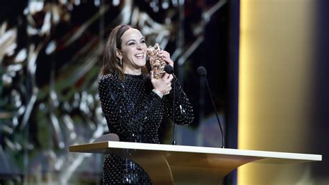 Monia Chokri Remporte Le C Sar Du Meilleur Film Tranger Avec Simple