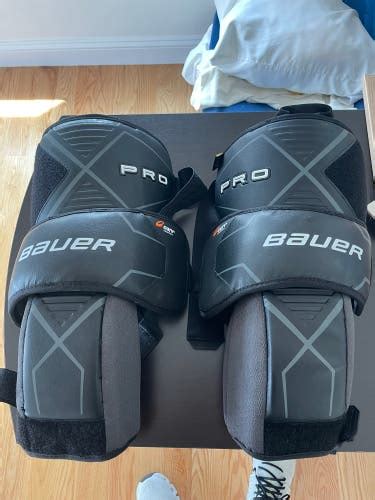 Bauer Reactor Goalie Knee Pads Sidelineswap