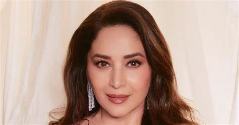 Madhuri Dixit Education माधुरी दीक्षितचं शिक्षण किती झालंय माहितीये Madhuri Dixit Education