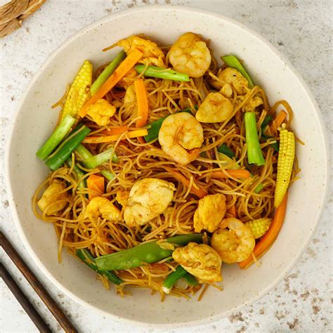 Singapore Chow Mein Singapore Noodles Khin S Kitchen