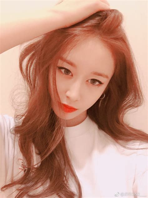 T Ara Jiyeon Delights Fans With Her Gorgeous Selfies T Ara World