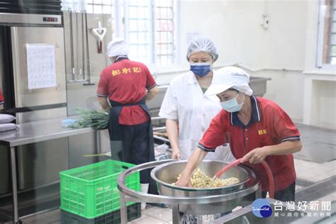 中市校園加強把關午餐食材 王育敏視察學校午餐食材監控作業 蕃新聞