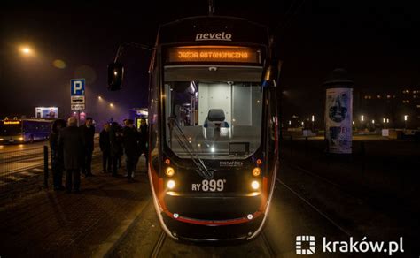 Pierwszy W Polsce Autonomiczny Tramwaj Je Dzi Po Krakowie Wideo