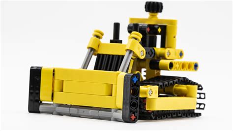 LEGO Technic 42163 Heavy Duty Bulldozer Review