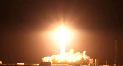 Un Razzo Spacex Falcon Heavy Lancia Il Satellite Hughes Jupiter In