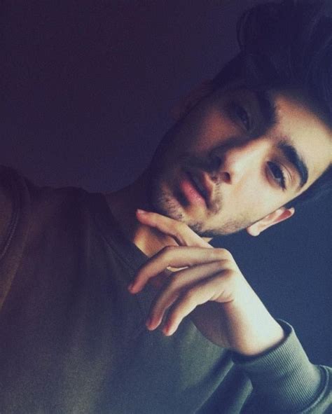 62 Best Selfie Poses For Guys To Copy Right Now Fashion Hombre