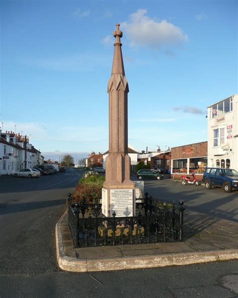 The Fishermens Monument Flamborough © Humphrey Bolton Cc By Sa20