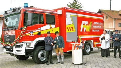 OVB Heimatzeitungen Segen für das neue Fahrzeug der Siegsdorfer Feuerwehr