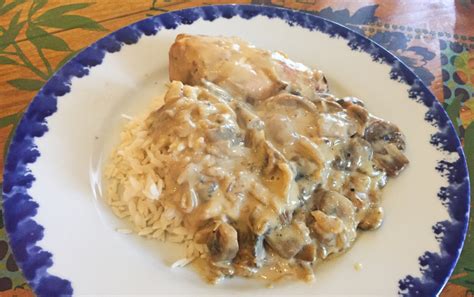 Recette de Escalopes de poulet crème champignons moutarde Cuisine