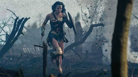 Crítica De Wonder Woman La Mujer Maravilla Le Da Un Impulso Al