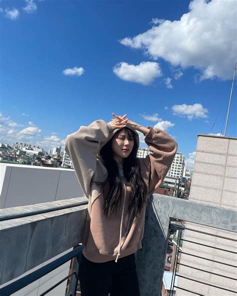 221008 Lee Chaeyeon Instagram Update | kpopping