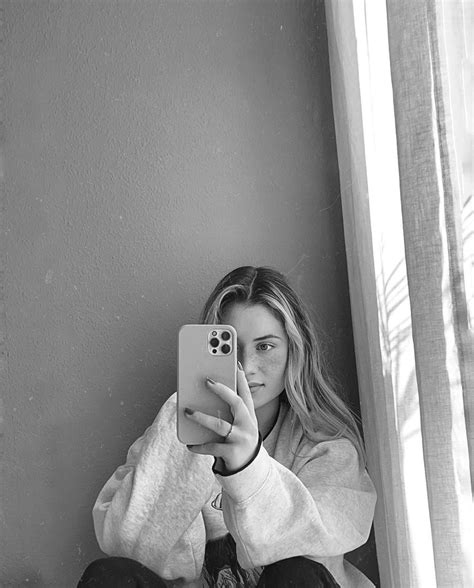 ˗ˏˋ 𝐍𝐚𝐢𝐦𝐚 𝐌𝐚𝐞® ˊˎ˗ On Instagram “” Mirror Selfie Instagram