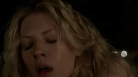 Katheryn Winnick Lesbian Kiss In Vikings Scandalplanet Watch