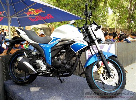 Suzuki Launches Gixxer Sf Rear Disc Price Difference Colours