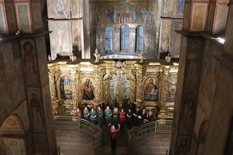 Мозаїчні портрети київських княгинь експонують у соборі Святої Софії ...
