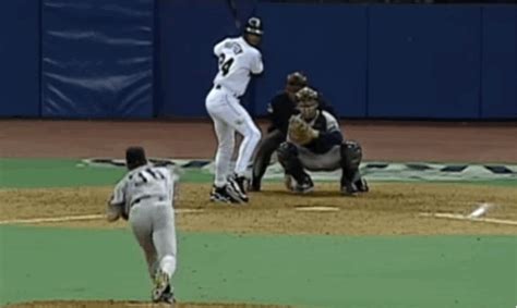 Ken Griffey Jrs Golf Swing Is Almost As Pretty As His Baseball Swing