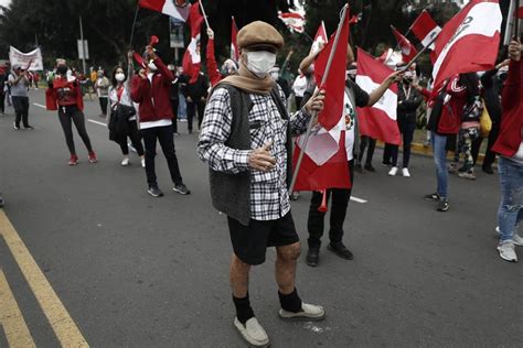 Marchas En Lima Cientos De Personas En Marcha De Simpatizantes De