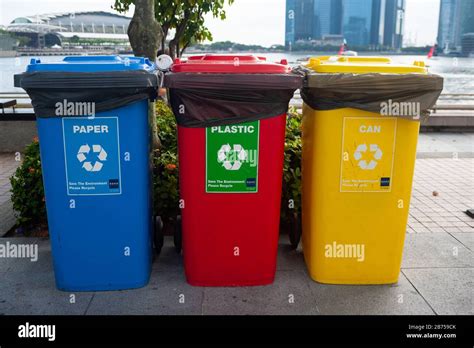 10 02 2019 Singapore Republic Of Singapore Asia Colorful Garbage