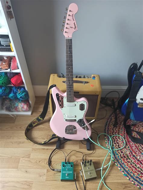 Squier Fsr Classic Vibe 60s Jaguar Shell Pink With Matching Headstock Atelier Yuwa Ciao Jp