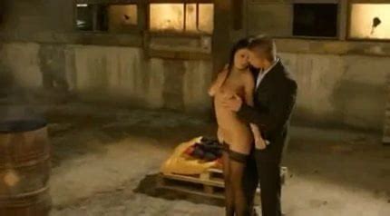 Babe Met Kousen Geneukt In Een Magazijn XHamster