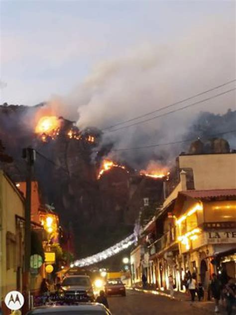 Fuerte Incendio Afecta Al Cerro Del Tepozteco En Tepoztlán Infobae