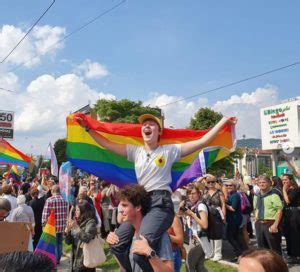 Sarajevo Arcobaleno La Bosnia Celebra Il Primo Gay Pride Lettera